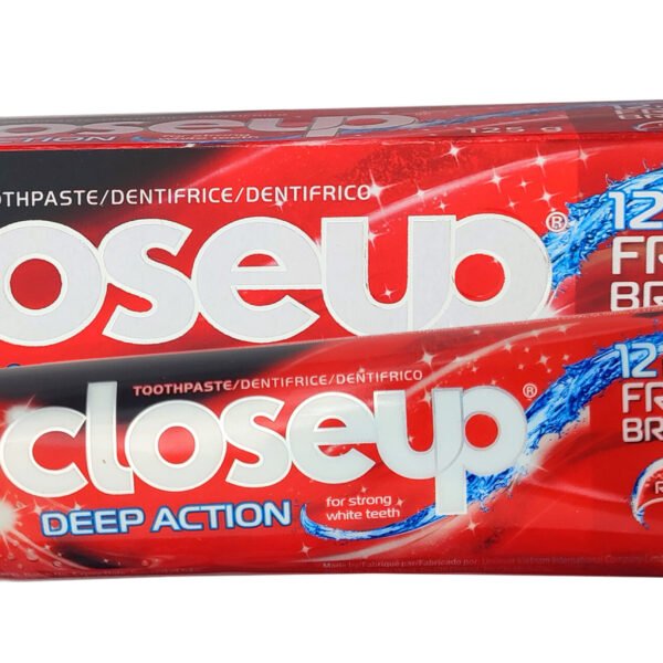 TOOTHPASTE CLOSEUP